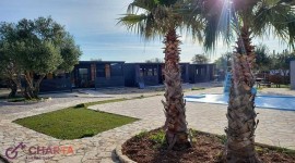 Nuova Casa Mobile vicino alla spiaggia con piscina in comune