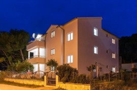 Apartments Maras