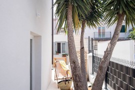 Studio apartments Yucca with a terrace, 2-min to the beach and 5 to Trogir, Croatia, Traù, Ciovo