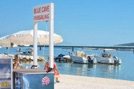 Nikolina - stylish apt few minutes walk from Trogir Old Town, Croatia, Traù, Regione spalatino-dalmata