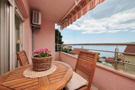 Apartment Tramontana with sea view for 4 guests, Okrug Gornji, Croatia, Traù, Ciovo