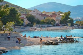 Appartamento Fani con 3 camere da letto a Mastrinka vicino a Trogir, Croatia, Mastrinka, Ciovo