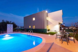 Villa Venera - 3-bdr apt with private heated pool, Croatia, Traù, Regione spalatino-dalmata