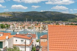 200 m to the beach, shared outdoor pool, 2 people, free Wifi, free parking, Croatia, Traù, Ciovo
