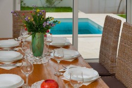 Spacious 5-bedroom apartment with private pool in fabulous Okrug Gornji, Croatia, Ciovo