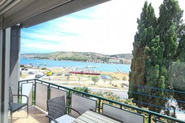 4 star seaview apt, 10 min walk to Trogir Old Town, 350m to beach, Croatia, Traù, Regione spalatino-dalmata