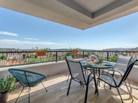 Stilvolle Wohnung Breeze mit Balkon mit Meerblick, Croatia, Traù, Regione spalatino-dalmata