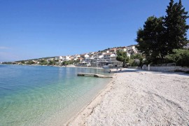 Miana, confortevole appartamento con 2 camere da letto, a 170 metri da una spiaggia, Croatia, Mastrinka, Ciovo