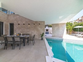 Villa di lusso Trogir 3 con piscina privata, jacuzzi e palestra sulla spiaggia a Ciovo - Okrug Donji, Croatia, Traù, Ciovo