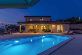 Casa vacanza Luna con piscina, Croatia, Krk (Croazia)