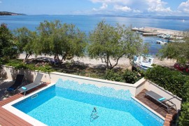 Villa fronte mare con 7 camere da letto, terrazza sul mare, piscina riscaldata