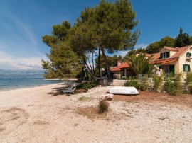 Bellissima villa fronte mare con piscina privata