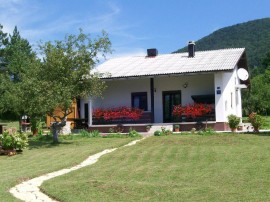 Comfortable house on a big plot of land near the Plitvice Lakes