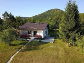 Comfortable house on a big plot of land near the Plitvice Lakes