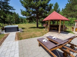 Appartamento vacanze per 7 persone con giardino