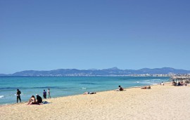 Ritiro sulla spiaggia con terrazza e aria condizionata!, Can Pastilla, Palma di Maiorca