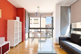 Sunny flat with private rooftop terrace near Camp Nou, Italia, Sants-Montjuïc, Barcellona