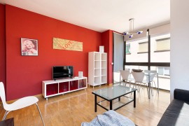 Sunny flat with private rooftop terrace near Camp Nou, Italia, Sants-Montjuïc, Barcellona