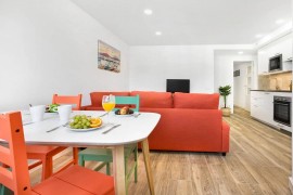 Modern Barcelona apartment next to the Metro, Italia, Nou Barris, Barcellona