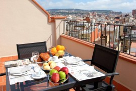 Accogliente monolocale con terrazza e aria condizionata, vicino al centro città, Italia, Sants-Montjuïc, Barcellona