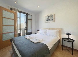 Spacious family apartment in city center, Italia, Barcelona Centre, Barcellona