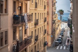 2 bed apartment in Barceloneta steps from the beach