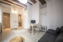 Lovely apartment central Barcelona 100m to beach!