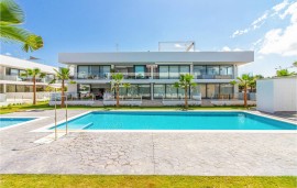 Accogliente rifugio con piscina vicino alla spiaggia e ai ristoranti, Mar Menor, Costa Calida