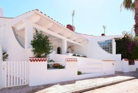 Accogliente appartamento sulla spiaggia con aria condizionata, piscina e terrazza, Mar Menor, Costa Calida