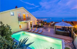 Casa vacanza per 8 persone con terrazza, Croatia, Comune di Mattuglie, Abbazia Croazia