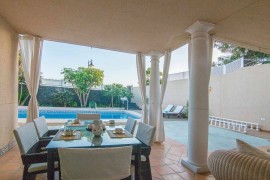 Bayside Concha House: Beachfront Oasis with Heated Pool, Spain, Playa Honda, Arrecife