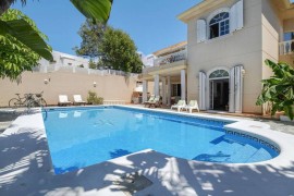 Bayside Concha House: Beachfront Oasis with Heated Pool, Spain, Playa Honda, Arrecife