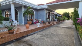 Bellissimo bungalow con piscina all'aperto in comune e a 2 km dalla spiaggia sabbiosa, Thailand, Cha Am, Provincia di Phetchaburi