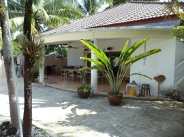 Bungalow für bis zu drei Personen mit Wohnraum und Badezimmer, Thailand, Provincia di Phuket