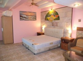 Bungalow für bis zu drei Personen mit Wohnraum und Badezimmer, Thailand, Provincia di Phuket