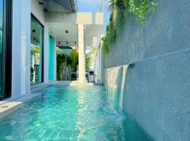 Elegante villa con piscina da 3 camere a piedi dalla bellissima spiaggia di Naiyang, Provincia di Phuket