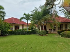 Bellissimo bungalow con piscina all'aperto in comune e a 2 km dalla spiaggia sabbiosa, Cha Am, Provincia di Phetchaburi