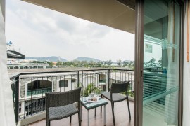 Suite Ampio monolocale con vasca idromassaggio di fronte a Pa Tong Beach, Patong Beach, Provincia di Phuket