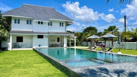 Khaolak Home - Grande piscina da 16 metri con Wifi privato da 500 Mbps, Khao Lak