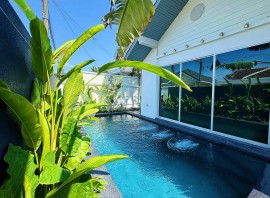 Villa contemporanea con piscina safari 3bd vicino alla spiaggia di Nai Yang, Provincia di Phuket