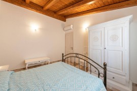 Holiday Home Mattia House with Mountain View, A/C, Garden & Terrace, Italia