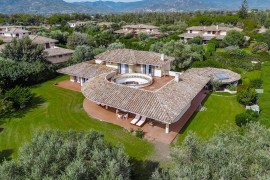 Casa vacanze 'Villa Degli Olivi' con vista mare, giardino, terrazza e Wi-Fi, Italy, Nora, Pula e dintorni