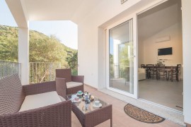 Casa vacanze 'Casa Isabella Eleonora' con vista sulle montagne, Wi-Fi e aria condizionata, Italia, Berruiles, San Teodoro