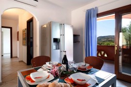 Appartamento 'Granito's' con vista mare parziale, Wi-Fi e aria condizionata, Italia, Monte Petrosu, San Teodoro