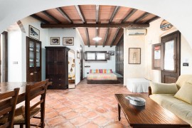 Casa vacanze 'Bados' con vista sulle montagne, piscina e aria condizionata, Italia, Dorgali, Golfo di Orosei