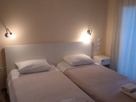 Bohemia Beach House: villa confortevole sulla bellissima costa nord-est!, Greece, Mparmpati, Corfù