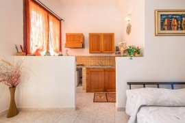 Casa vacanze 'Monolocale Il Girasole' vicino al centro città con giardino e A/C, Italia, Villaputzu, Cagliari e Dintorni