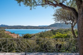 Appartamento 'Bella Vista Marinella 2' con vista mare, terrazza, A/C e Wi-Fi, Italia