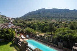 Casa vacanze 'Bados' con vista sulle montagne, piscina e aria condizionata, Italia, Dorgali, Golfo di Orosei