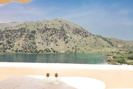 Posto da sogno di Bental con vista sul lago e sul mare, Greece, Chania regione